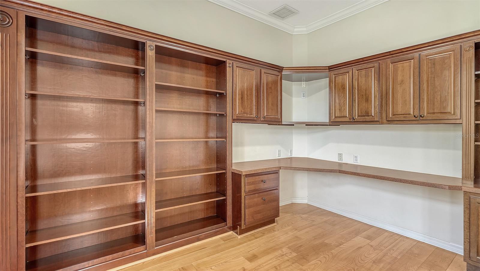 Image 25 of 99 For 10084 Cherry Hills Ave Cir