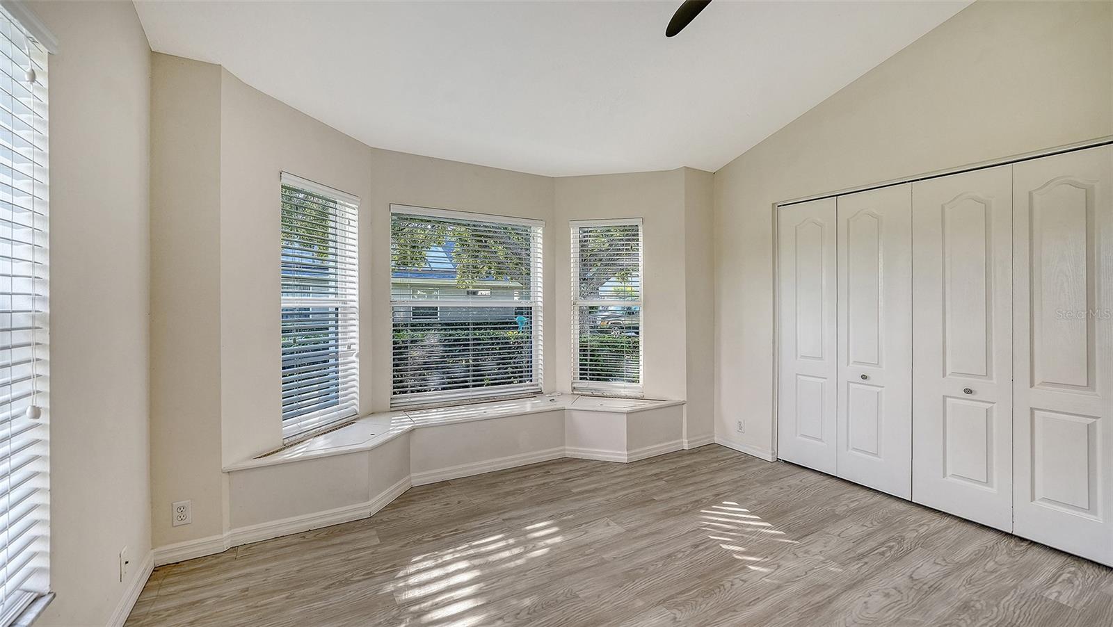 Image 26 of 99 For 10084 Cherry Hills Ave Cir