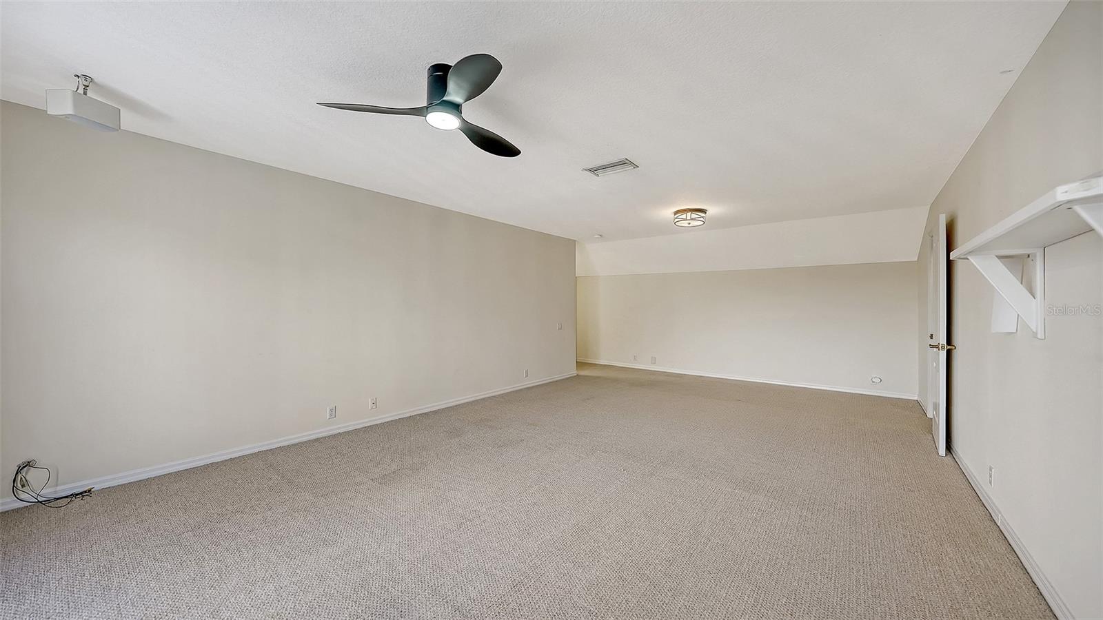 Image 40 of 99 For 10084 Cherry Hills Ave Cir