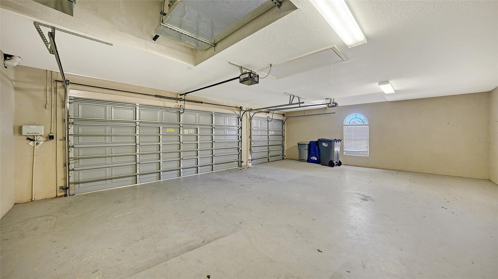 Image 41 of 99 For 10084 Cherry Hills Ave Cir