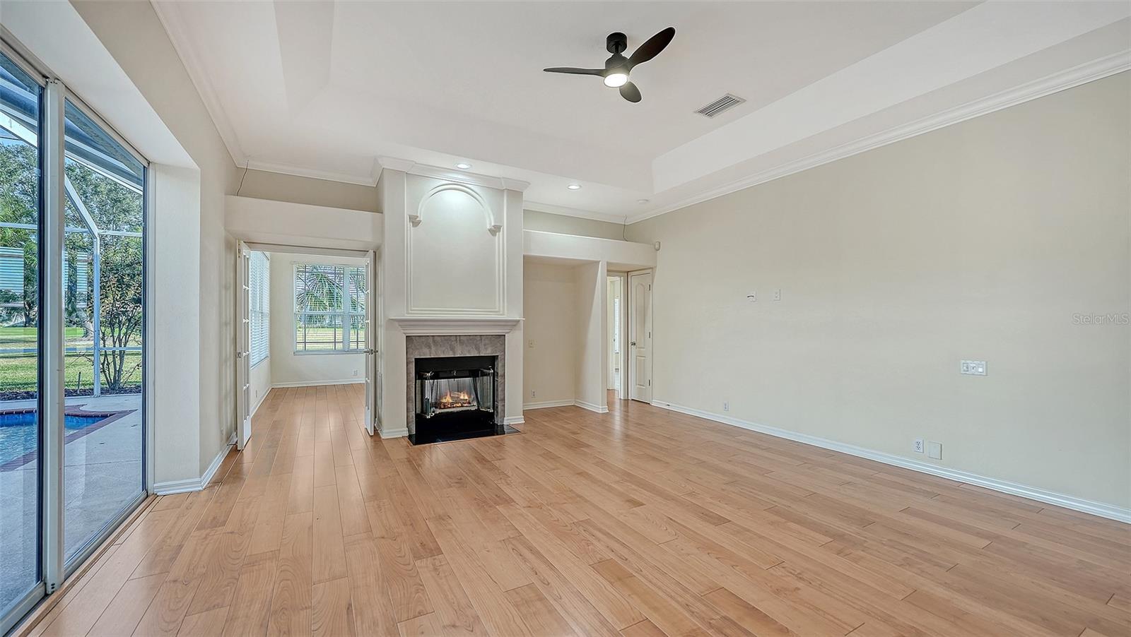 Image 73 of 99 For 10084 Cherry Hills Ave Cir