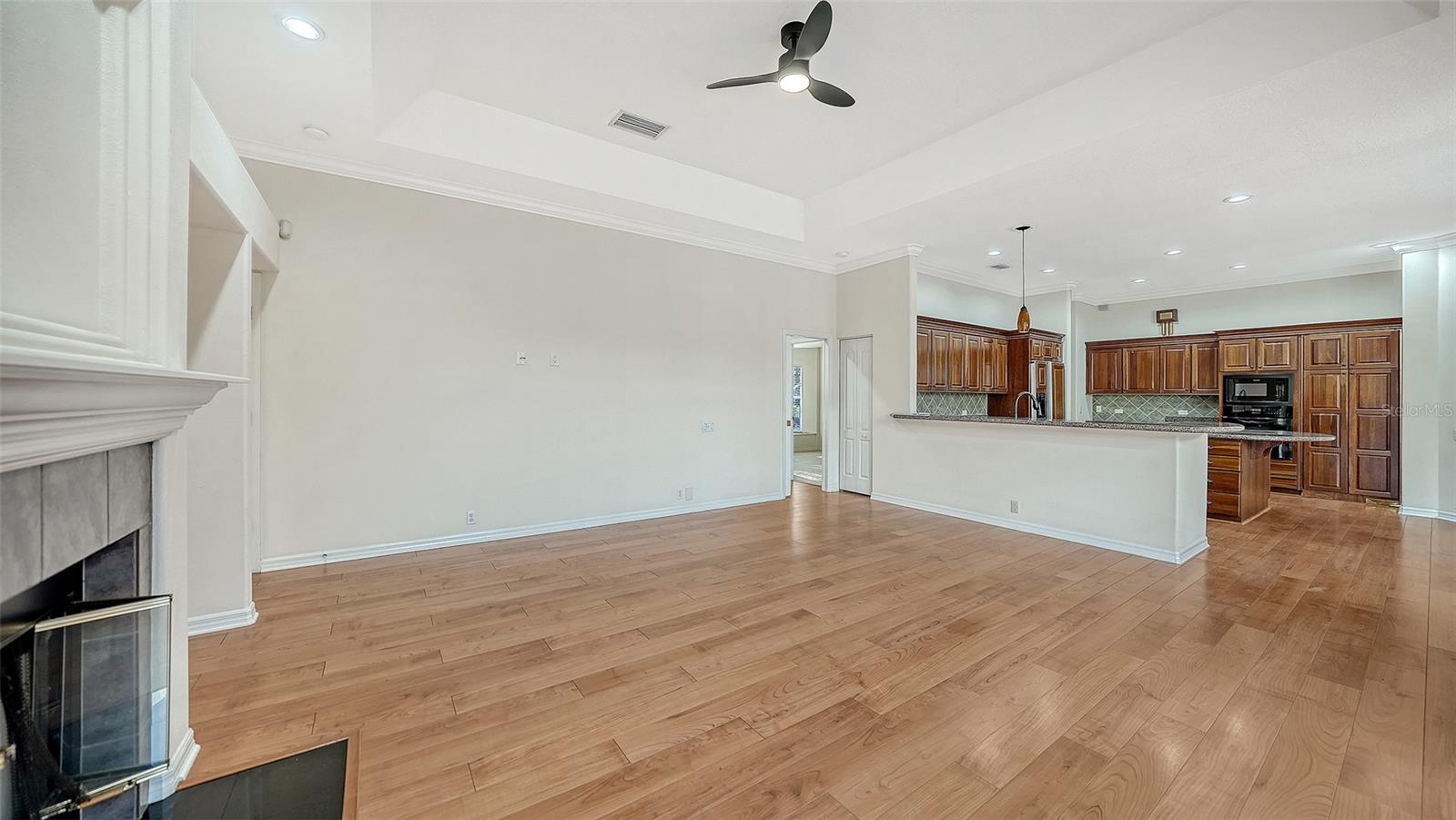 Image 77 of 99 For 10084 Cherry Hills Ave Cir