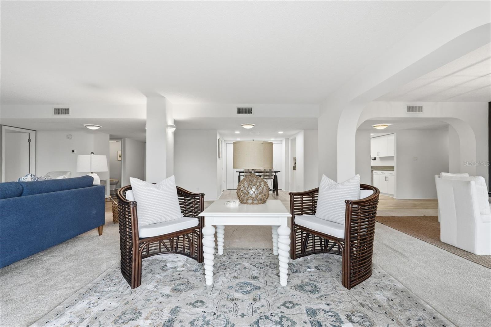 Image 12 of 58 For 6415 Midnight Pass Road 211