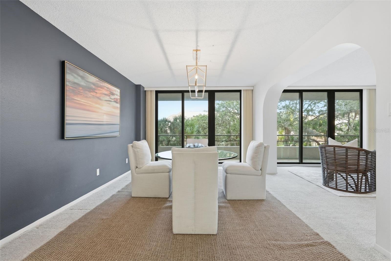 Image 13 of 58 For 6415 Midnight Pass Road 211