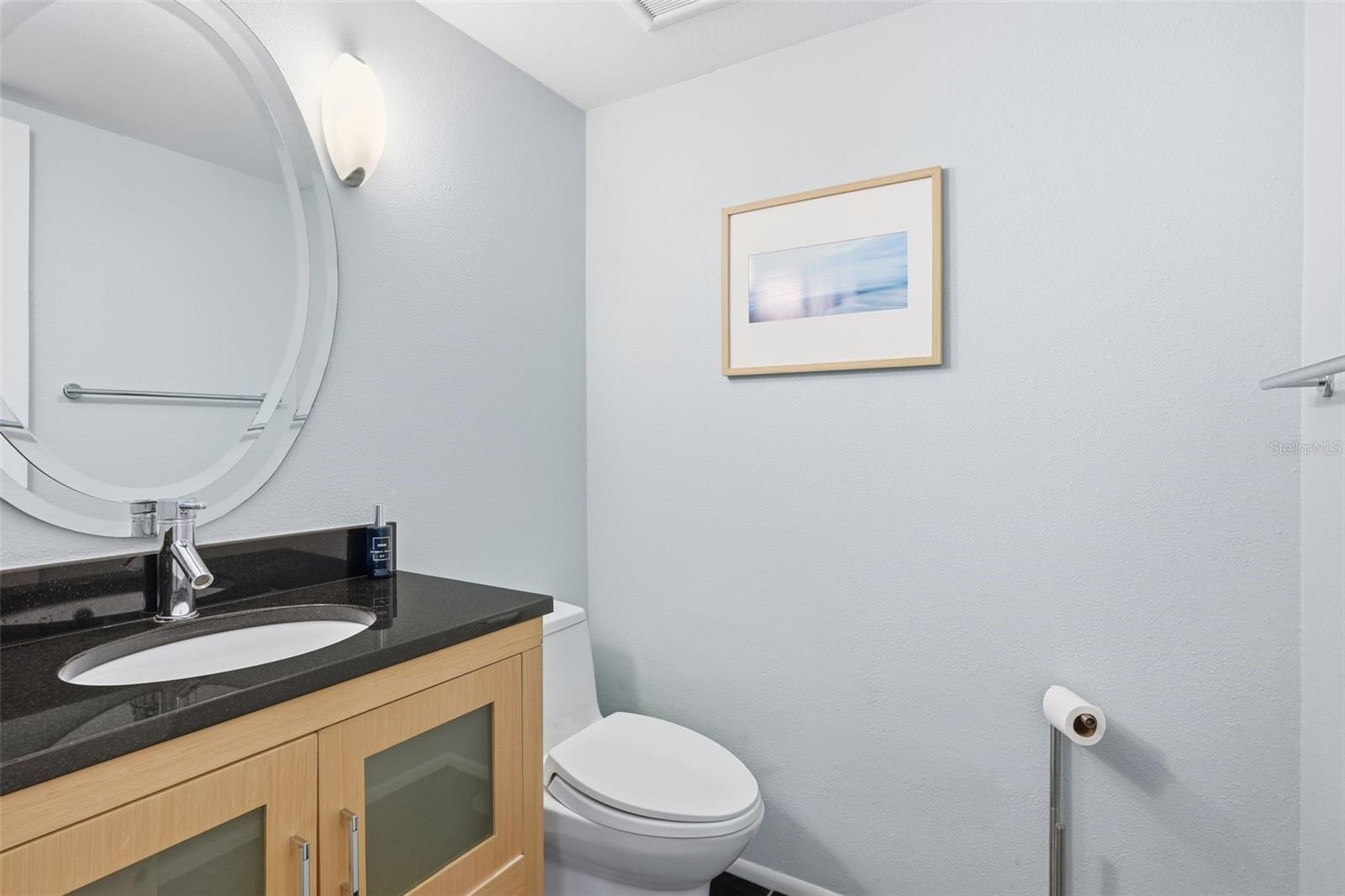 Image 21 of 58 For 6415 Midnight Pass Road 211