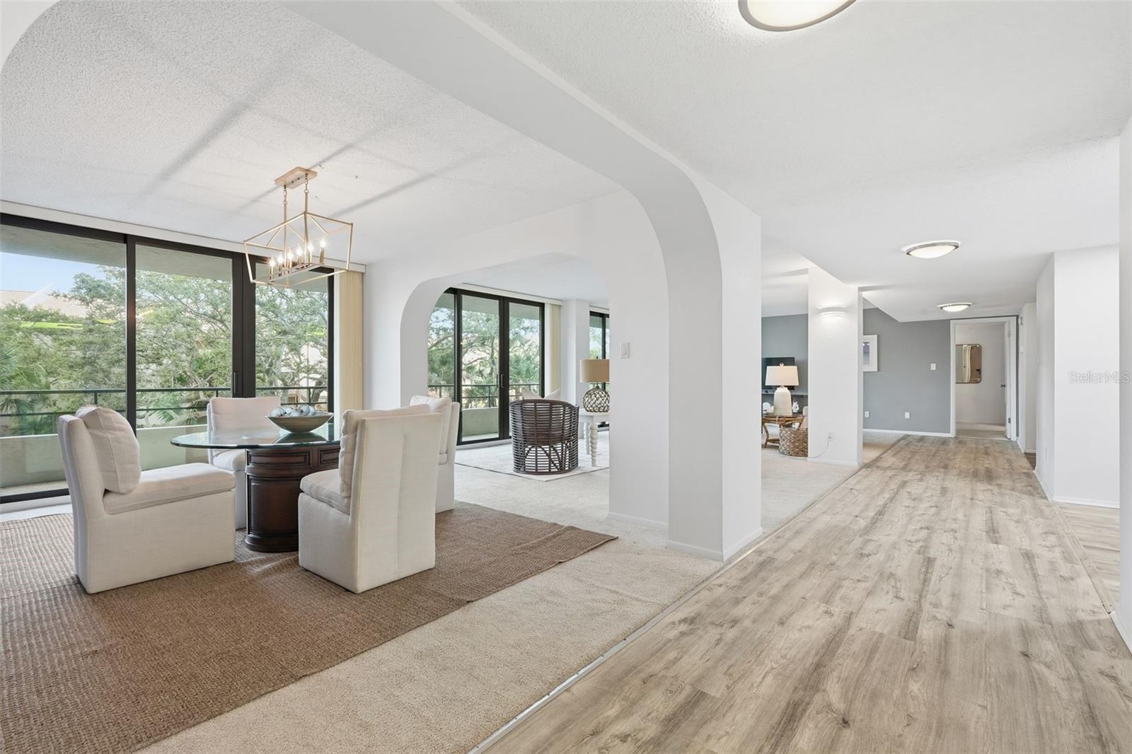 Image 22 of 58 For 6415 Midnight Pass Road 211