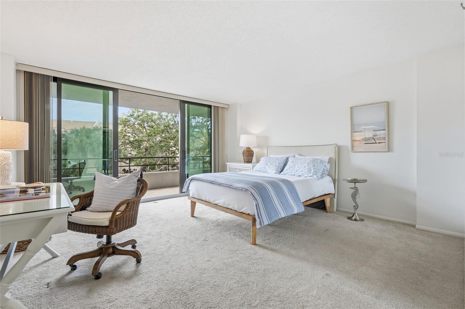 Image 30 of 58 For 6415 Midnight Pass Road 211