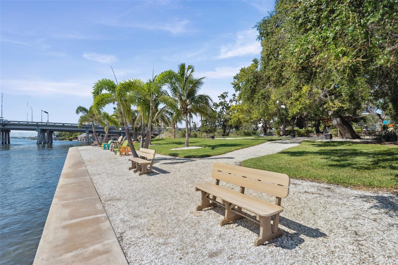 Image 52 of 58 For 6415 Midnight Pass Road 211