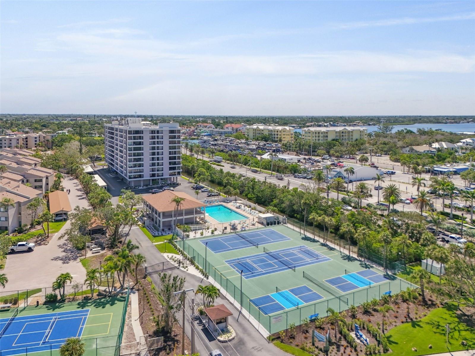 Image 58 of 58 For 6415 Midnight Pass Road 211