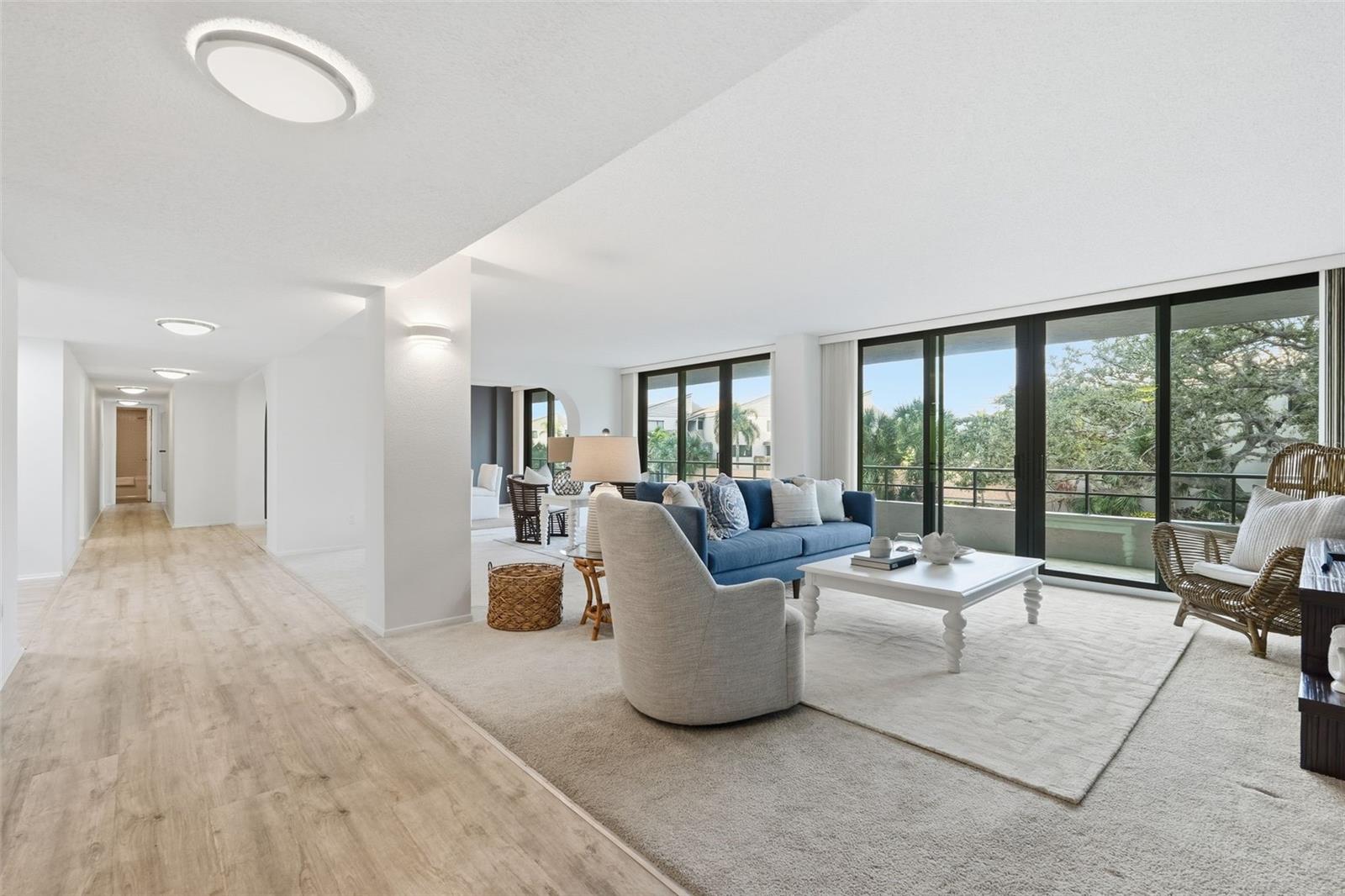 Image 6 of 58 For 6415 Midnight Pass Road 211