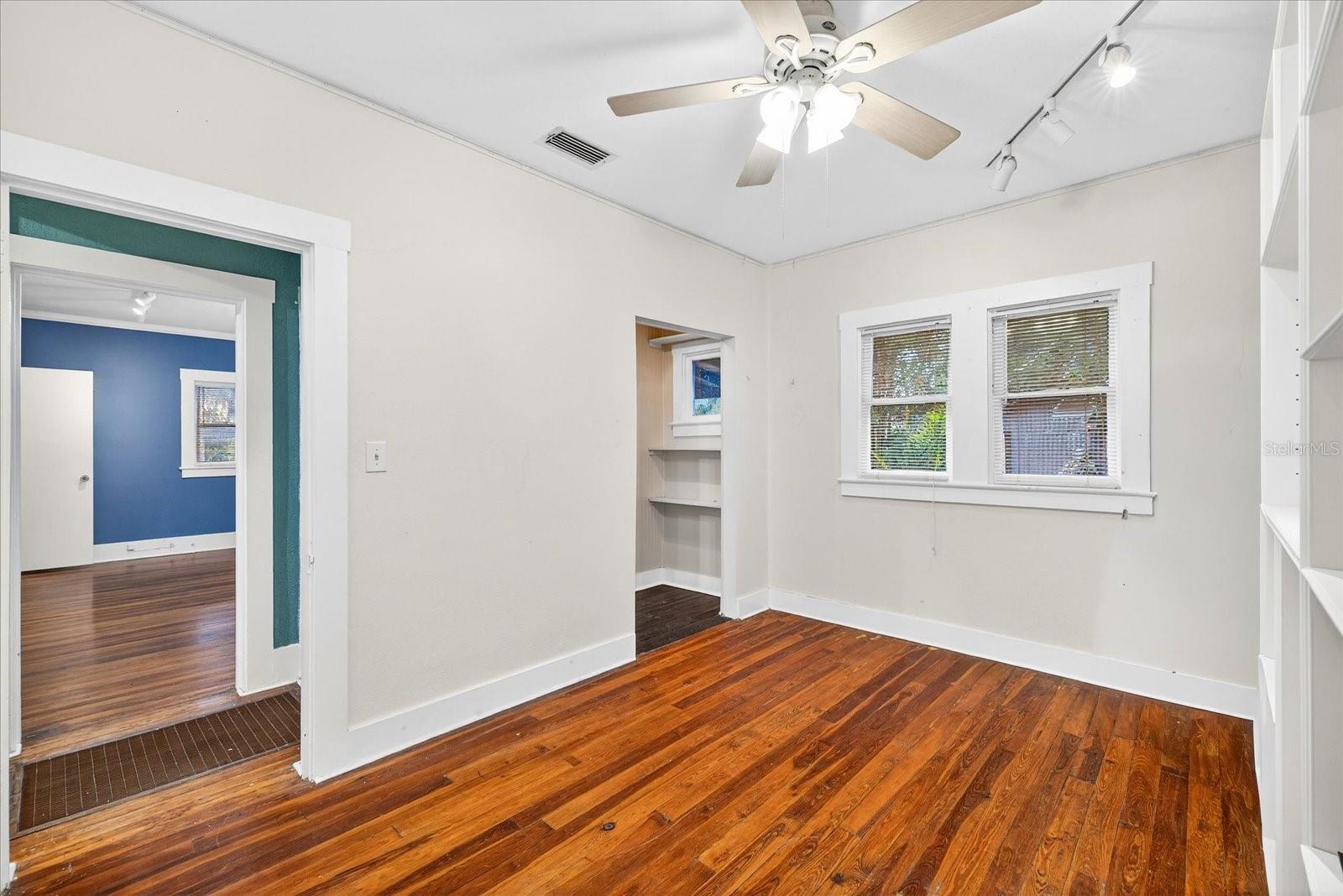 Image 19 of 45 For 1019 10th Avenue W