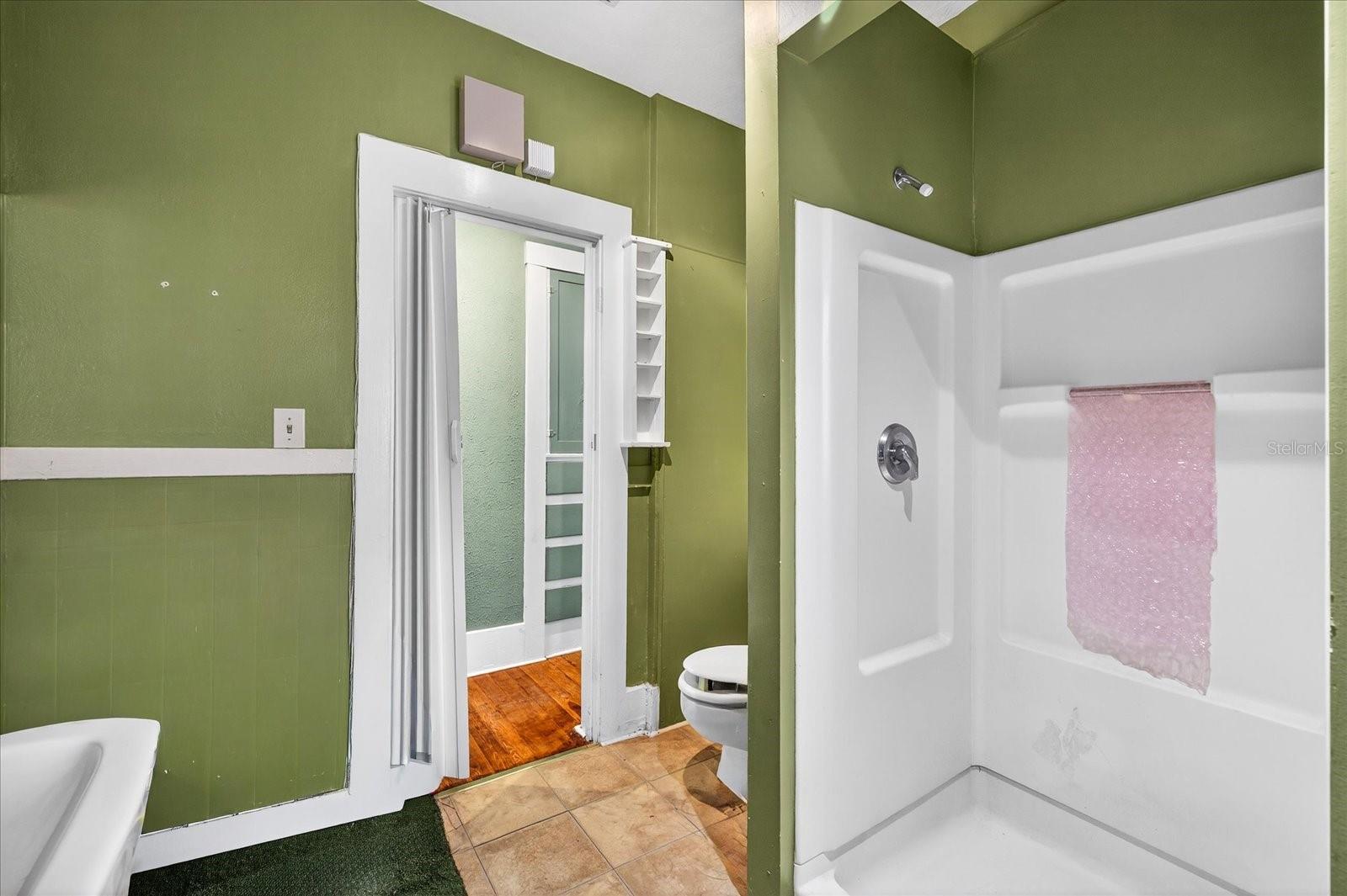 Image 21 of 45 For 1019 10th Avenue W