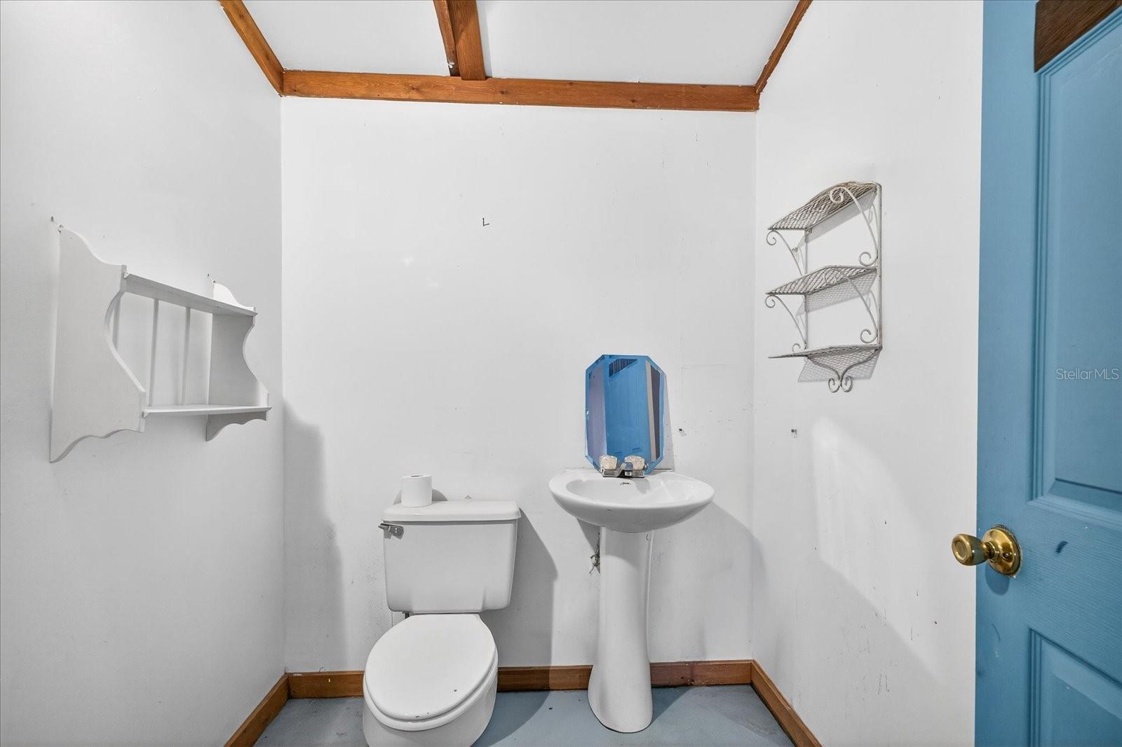 Image 40 of 45 For 1019 10th Avenue W