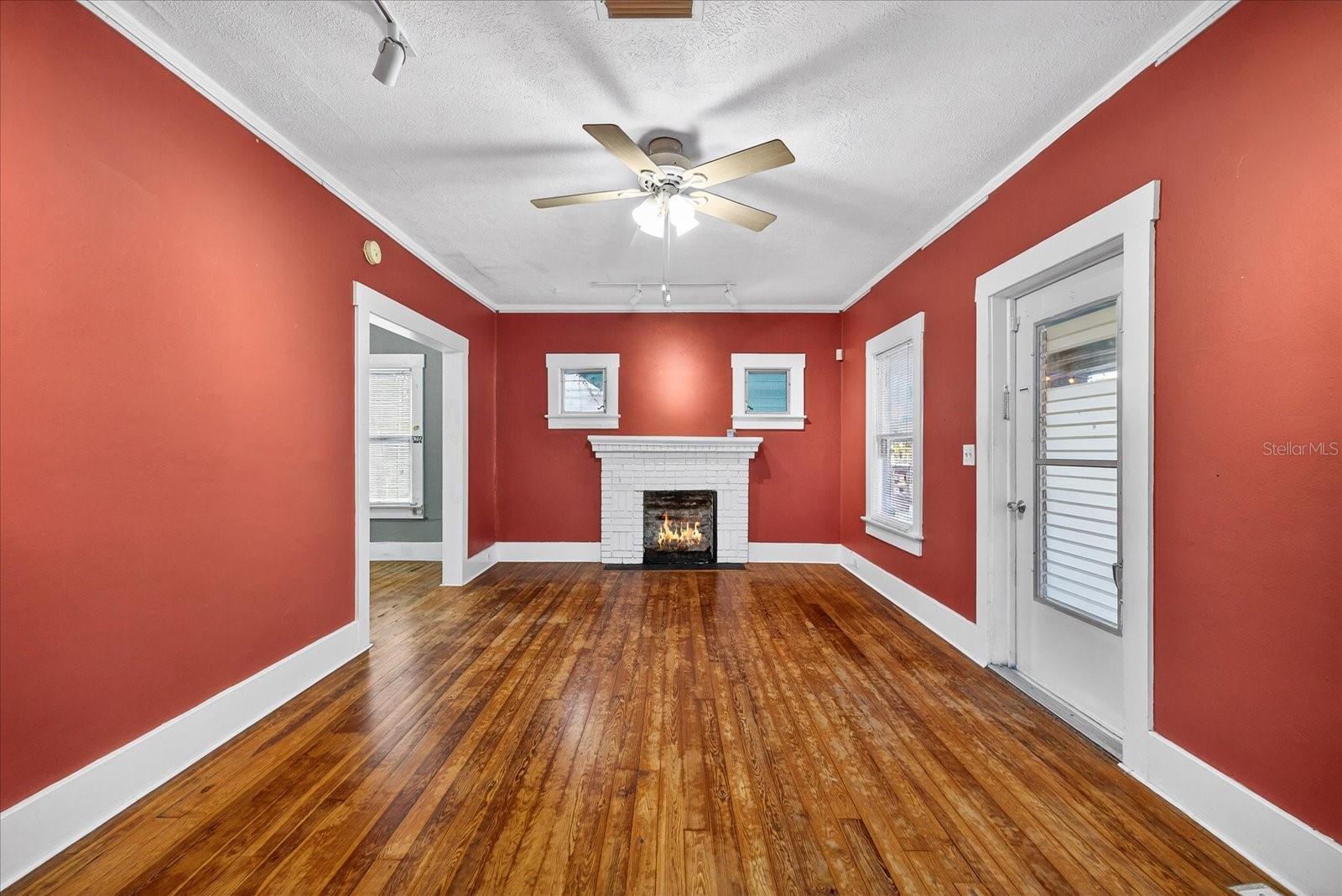 Image 8 of 45 For 1019 10th Avenue W