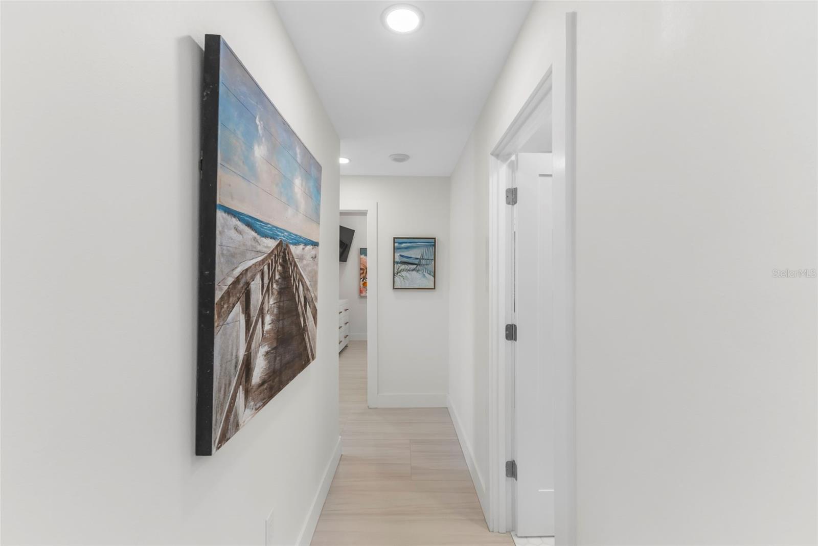 Image 27 of 62 For 1750 Benjamin Franklin Drive 1d