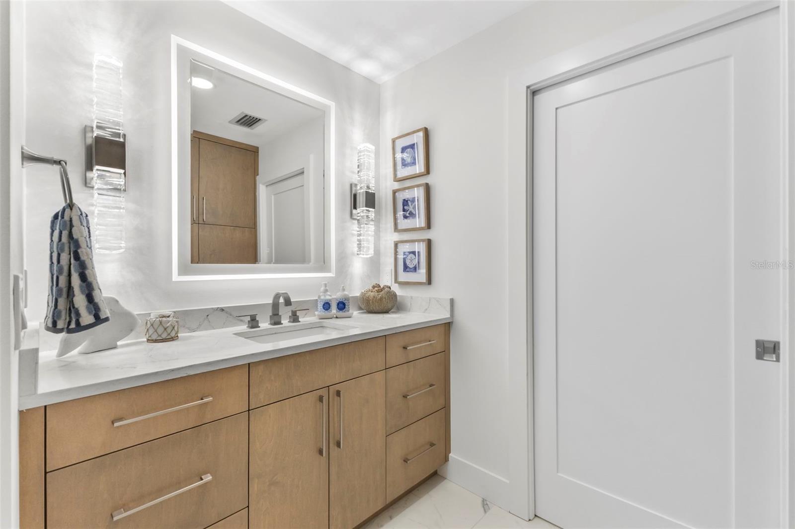 Image 33 of 62 For 1750 Benjamin Franklin Drive 1d