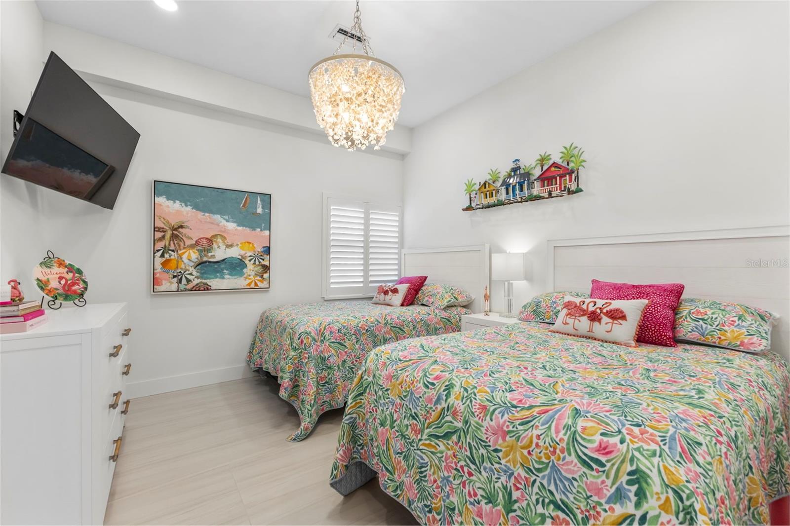 Image 38 of 62 For 1750 Benjamin Franklin Drive 1d