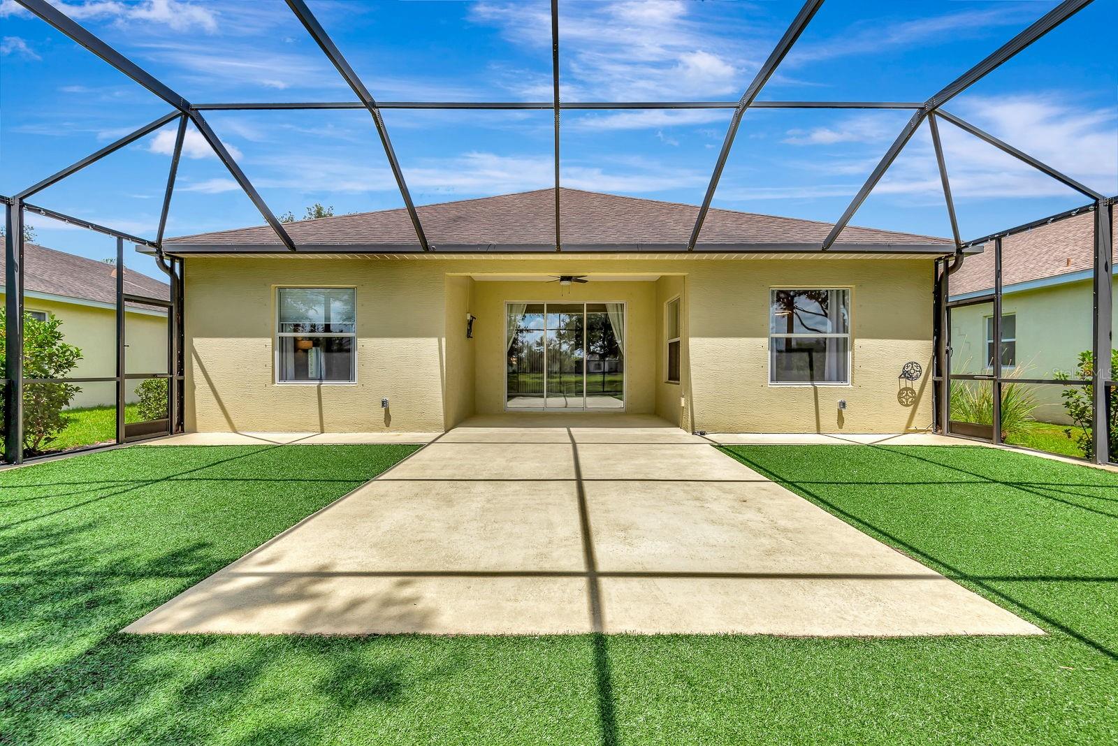 Image 33 of 84 For 5005 Torrey Pines Run