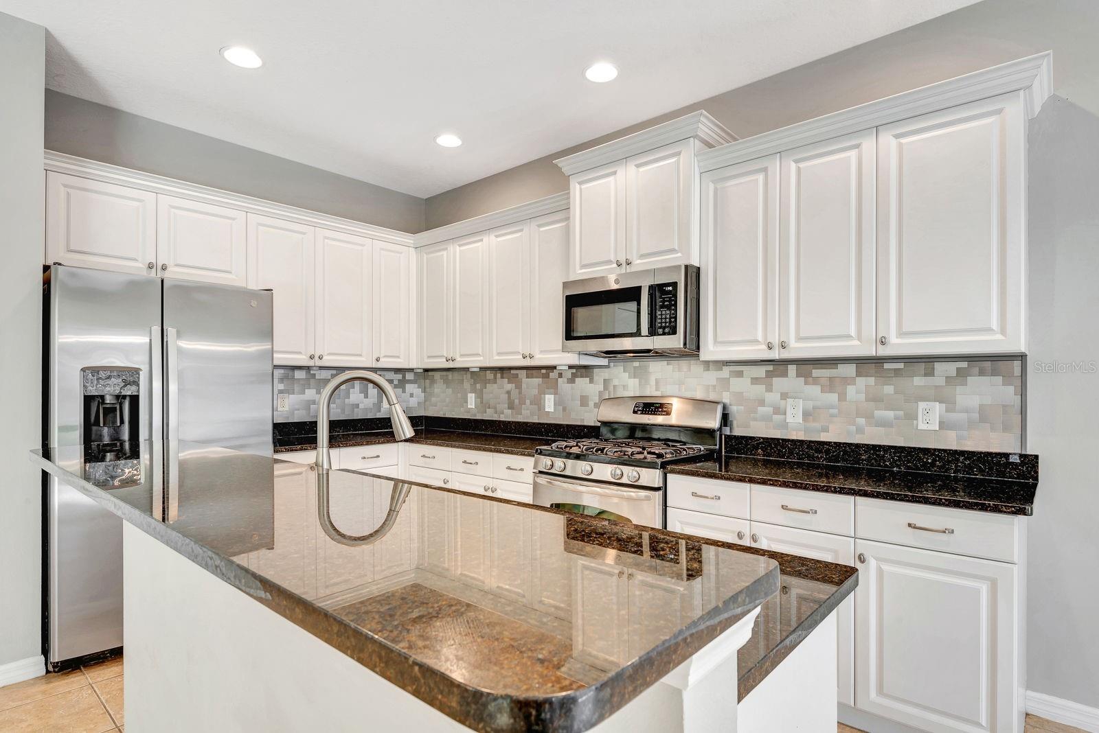 Image 6 of 84 For 5005 Torrey Pines Run