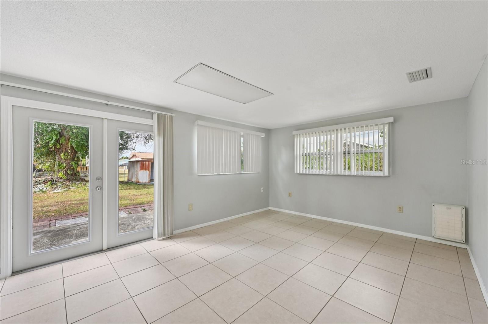 Image 10 of 29 For 580 Skylark Lane Nw