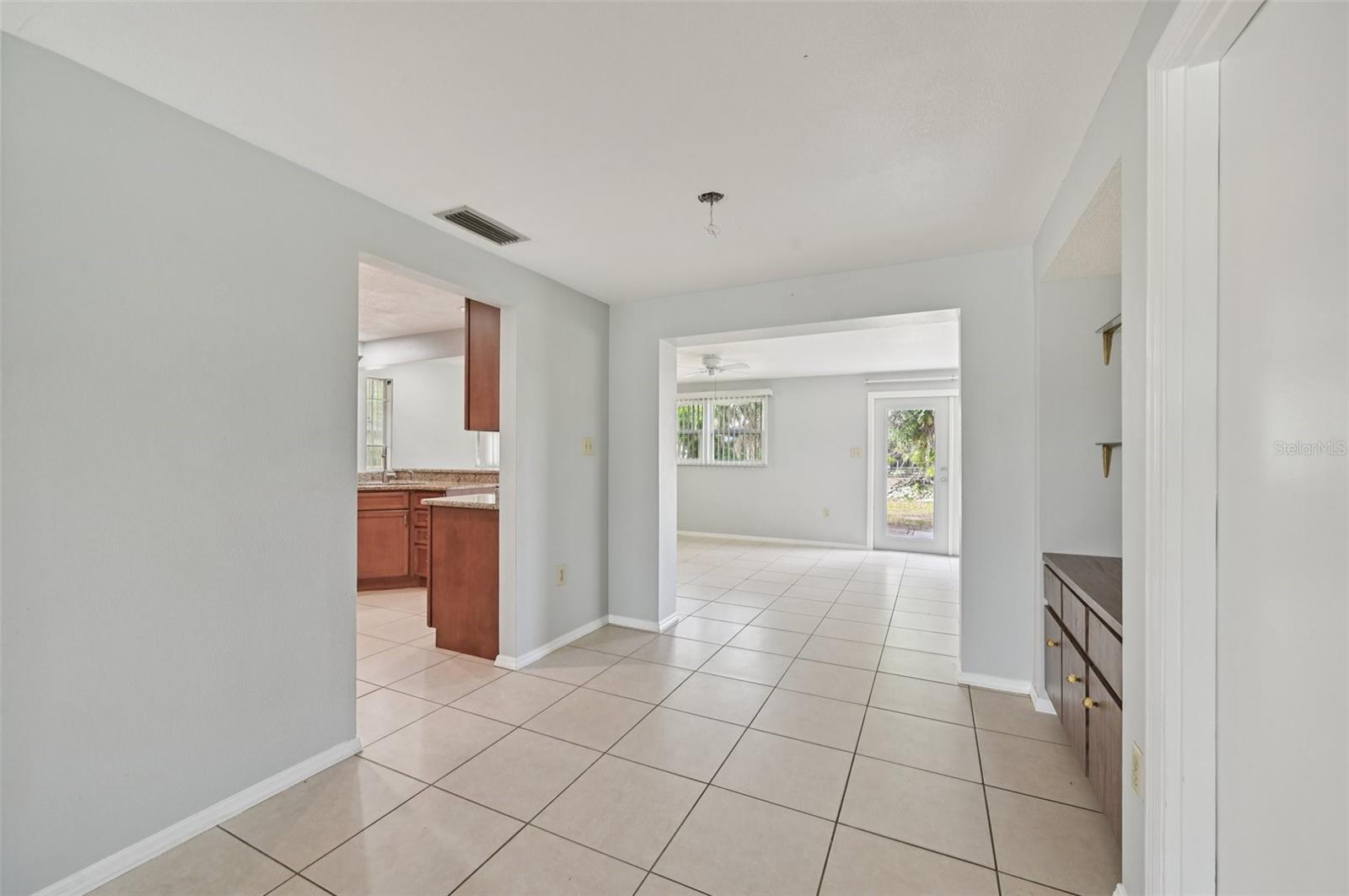 Image 13 of 29 For 580 Skylark Lane Nw