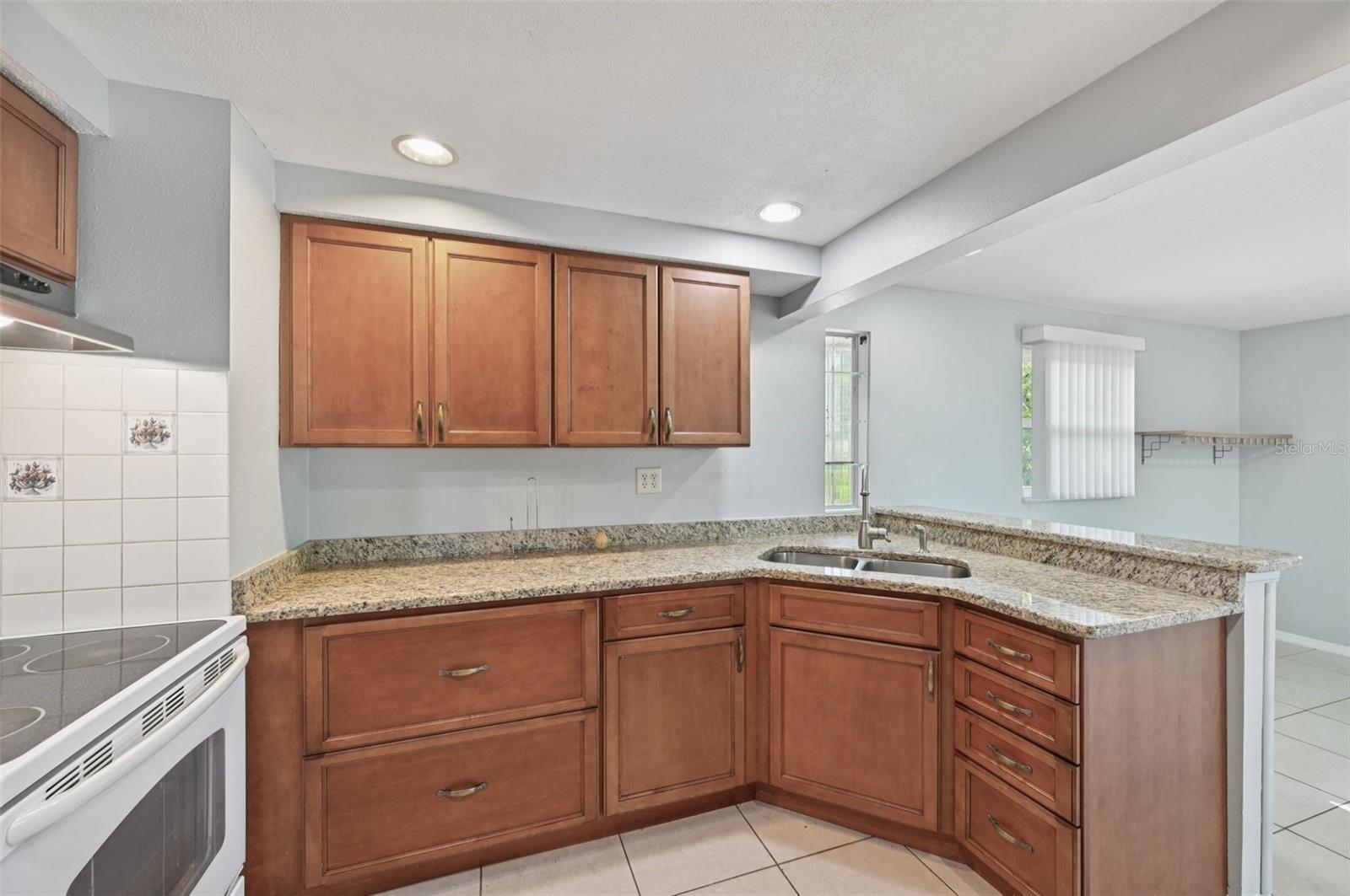 Image 14 of 29 For 580 Skylark Lane Nw