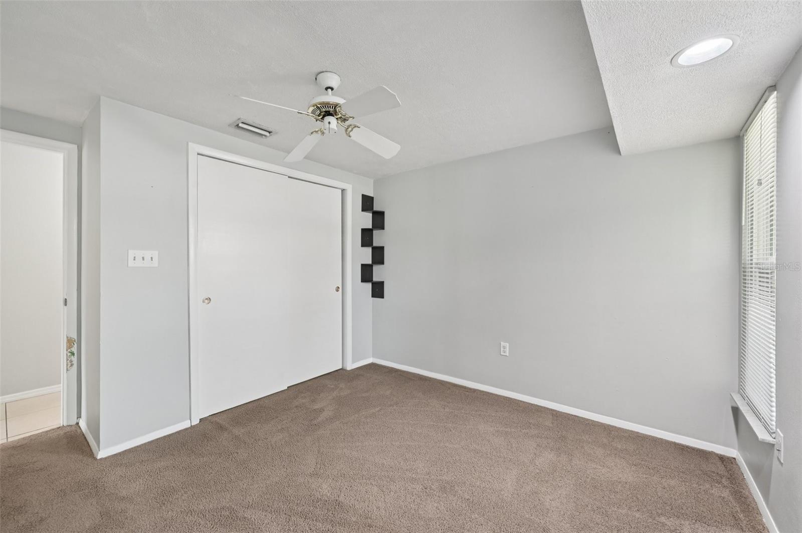 Image 19 of 29 For 580 Skylark Lane Nw