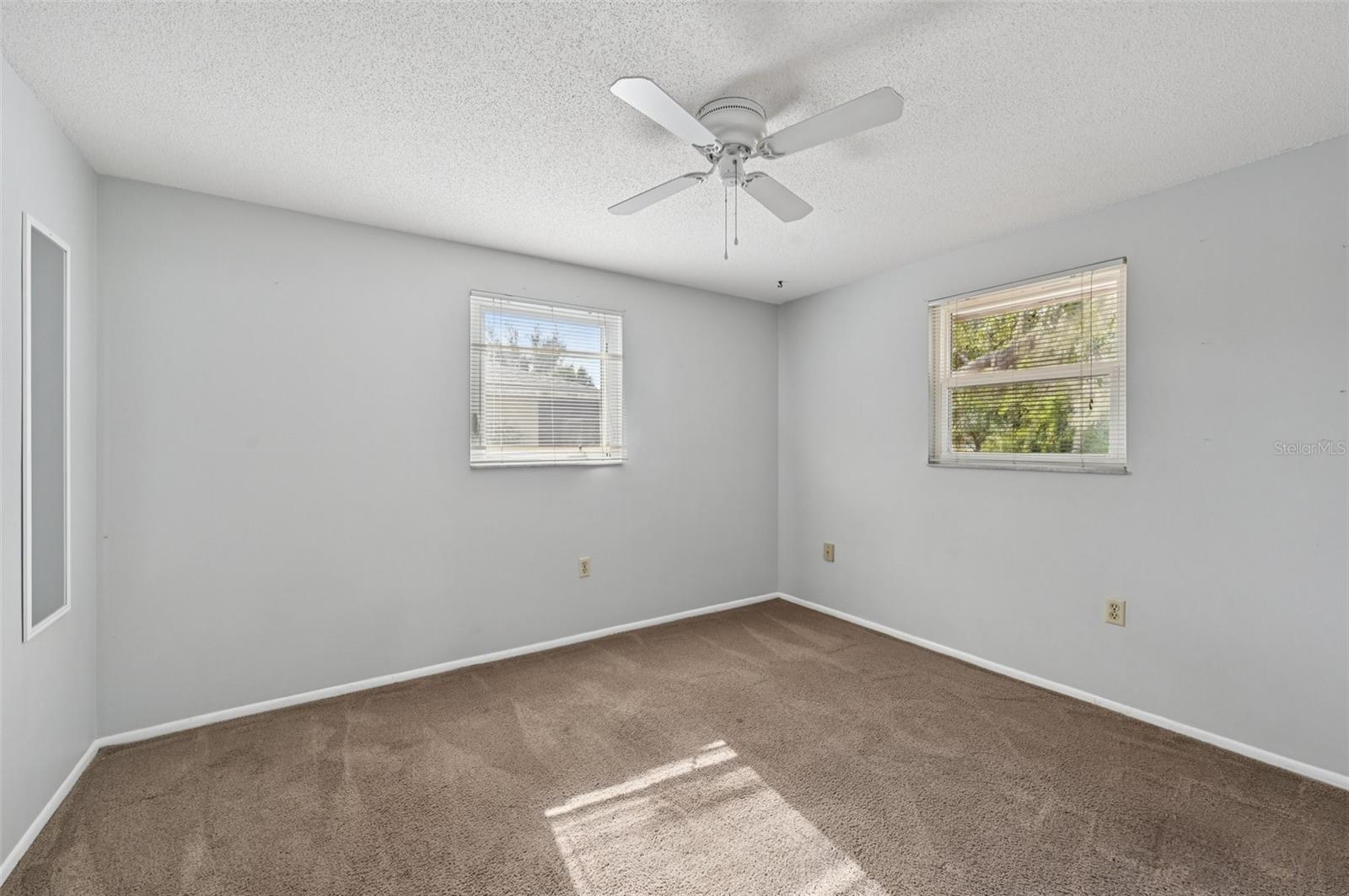 Image 22 of 29 For 580 Skylark Lane Nw