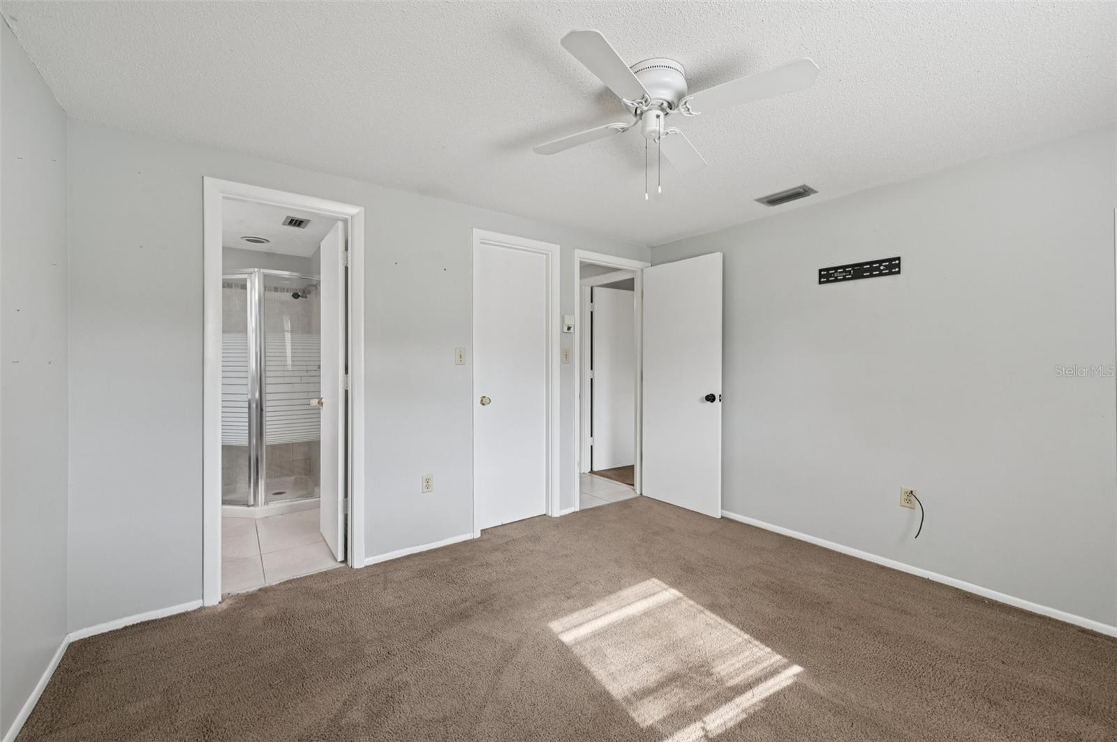 Image 23 of 29 For 580 Skylark Lane Nw