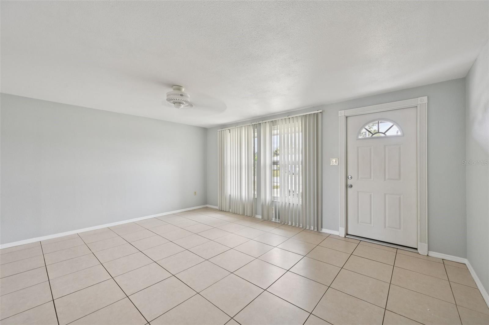 Image 7 of 29 For 580 Skylark Lane Nw