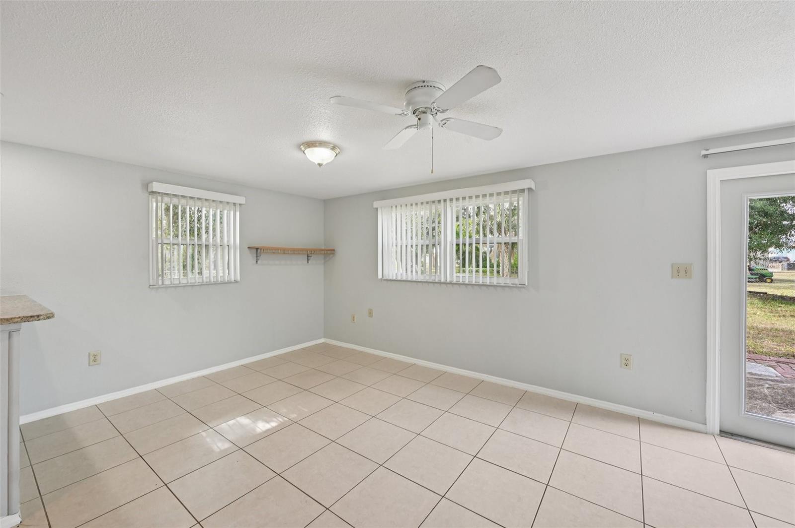 Image 8 of 29 For 580 Skylark Lane Nw