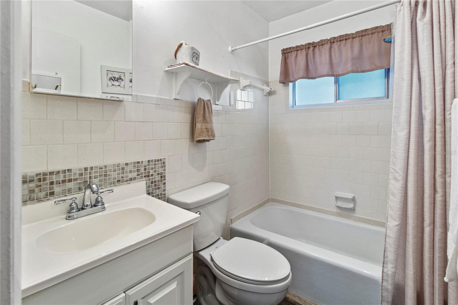 Image 27 of 36 For 5919 Garden Lane H35