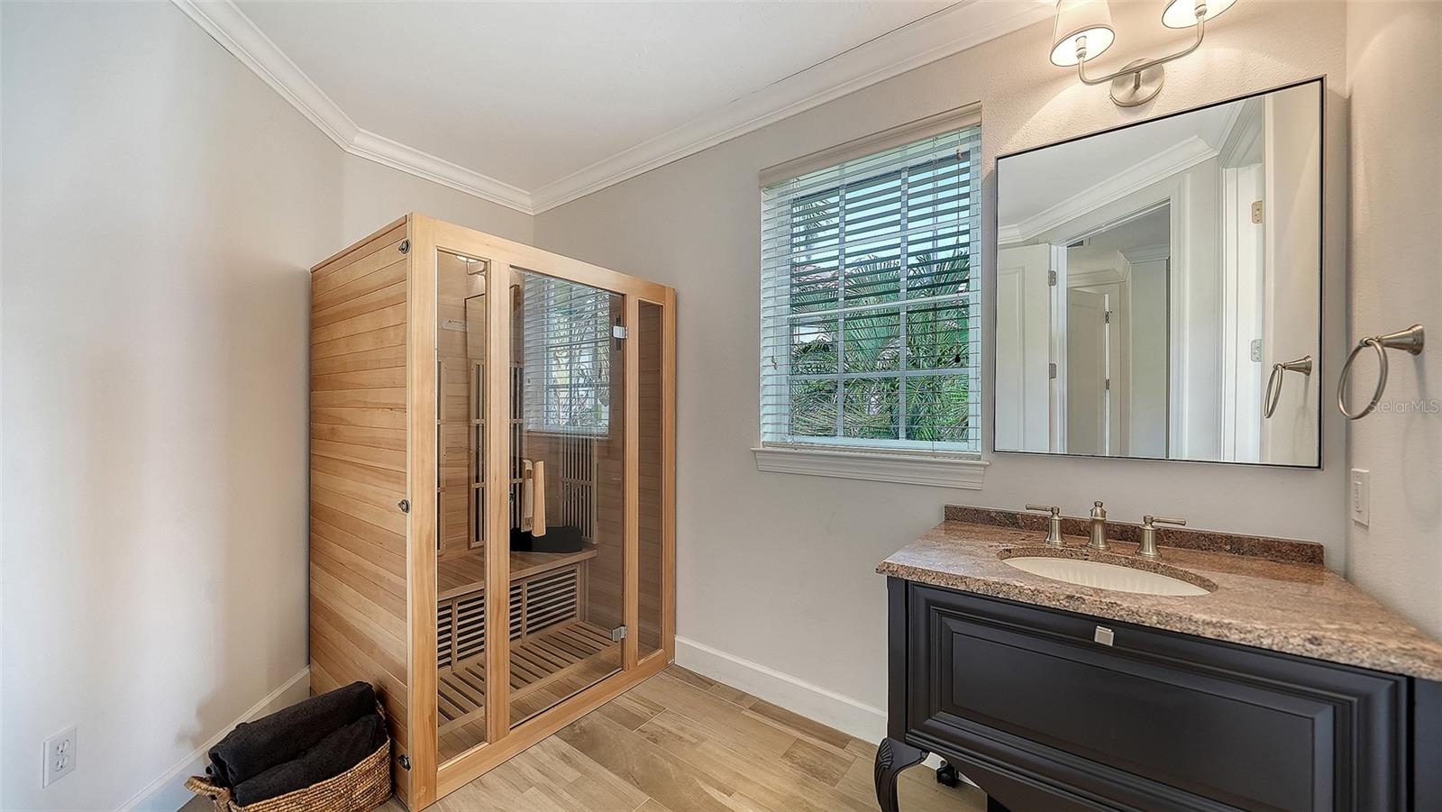 Image 77 of 99 For 1418 John Ringling Parkway