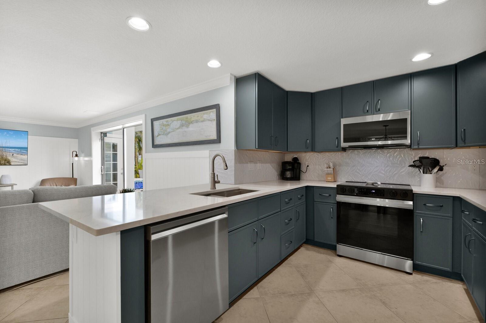 Image 10 of 61 For 6201 Holmes Boulevard