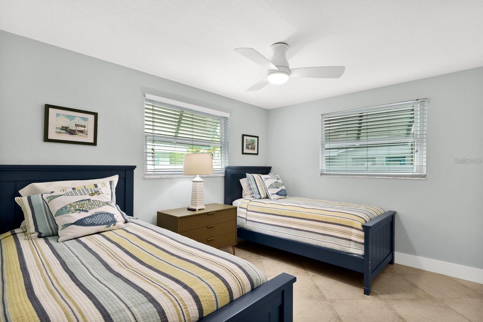 Image 22 of 61 For 6201 Holmes Boulevard