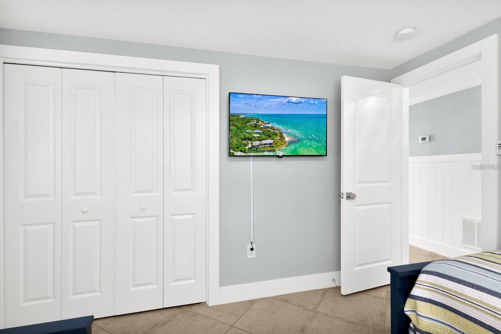 Image 23 of 61 For 6201 Holmes Boulevard