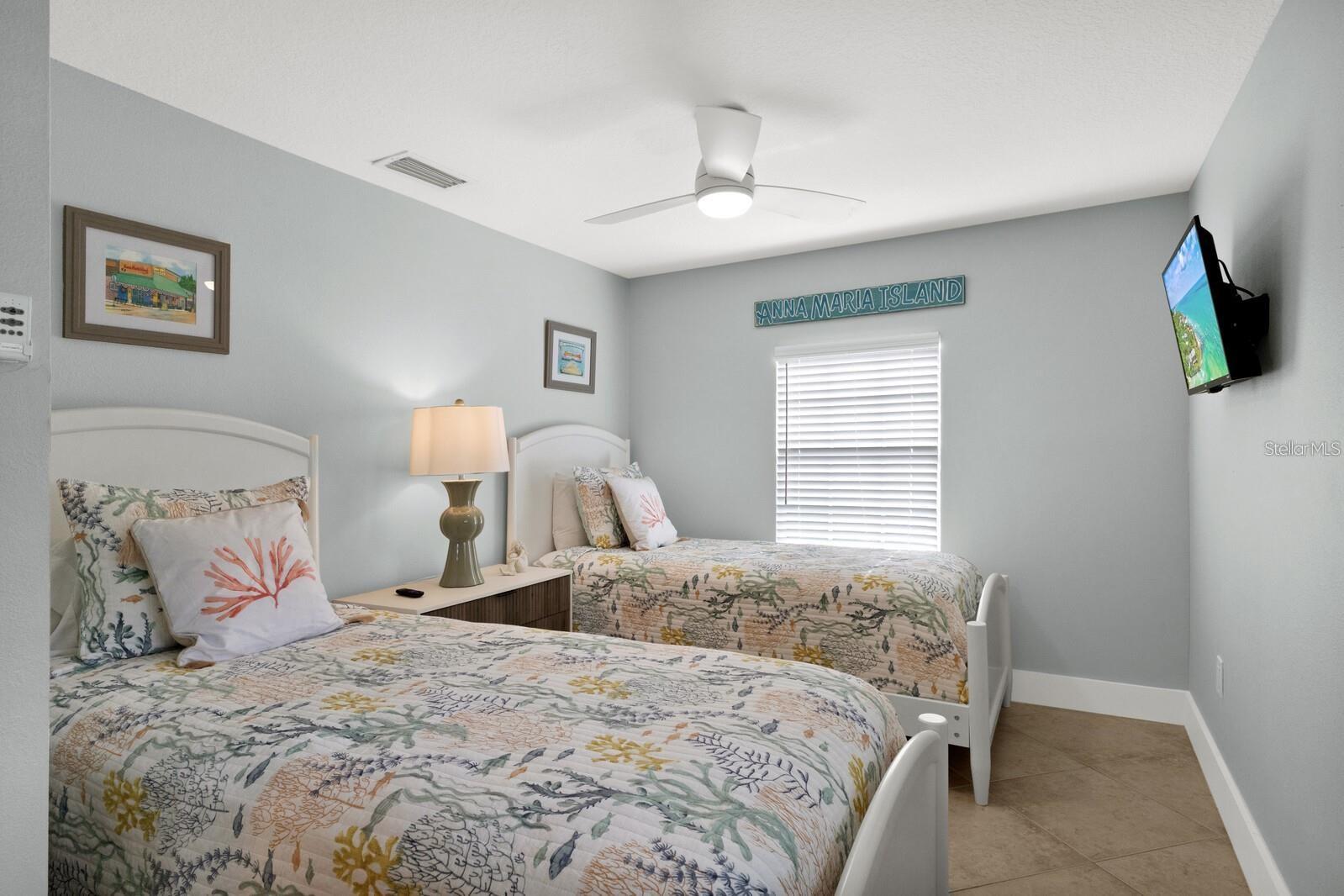 Image 25 of 61 For 6201 Holmes Boulevard