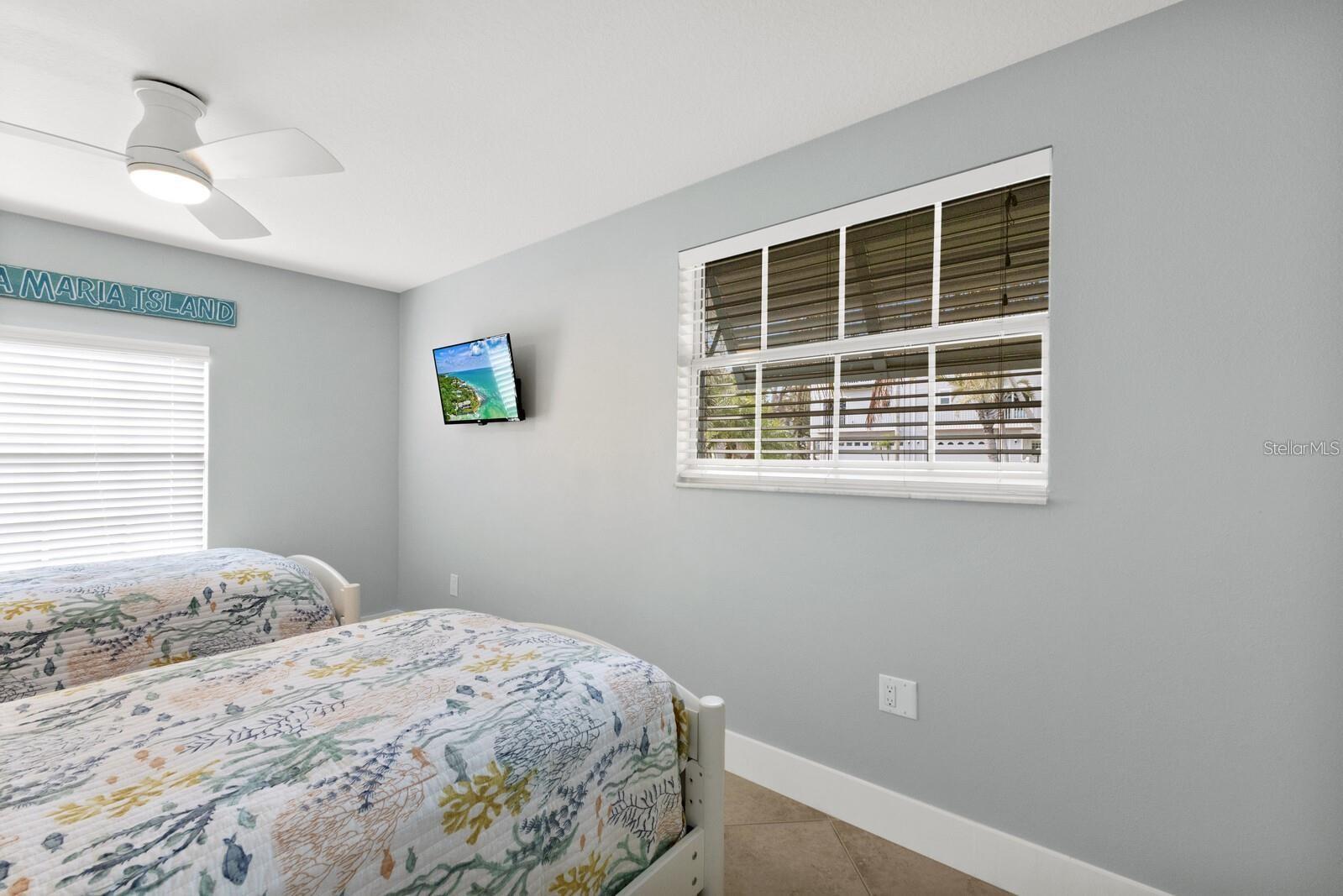 Image 26 of 61 For 6201 Holmes Boulevard