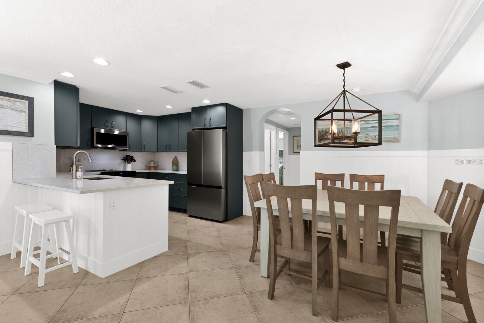 Image 8 of 61 For 6201 Holmes Boulevard