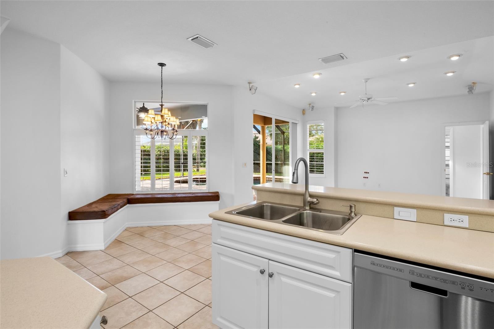 Image 10 of 53 For 5278 Far Oak Circle