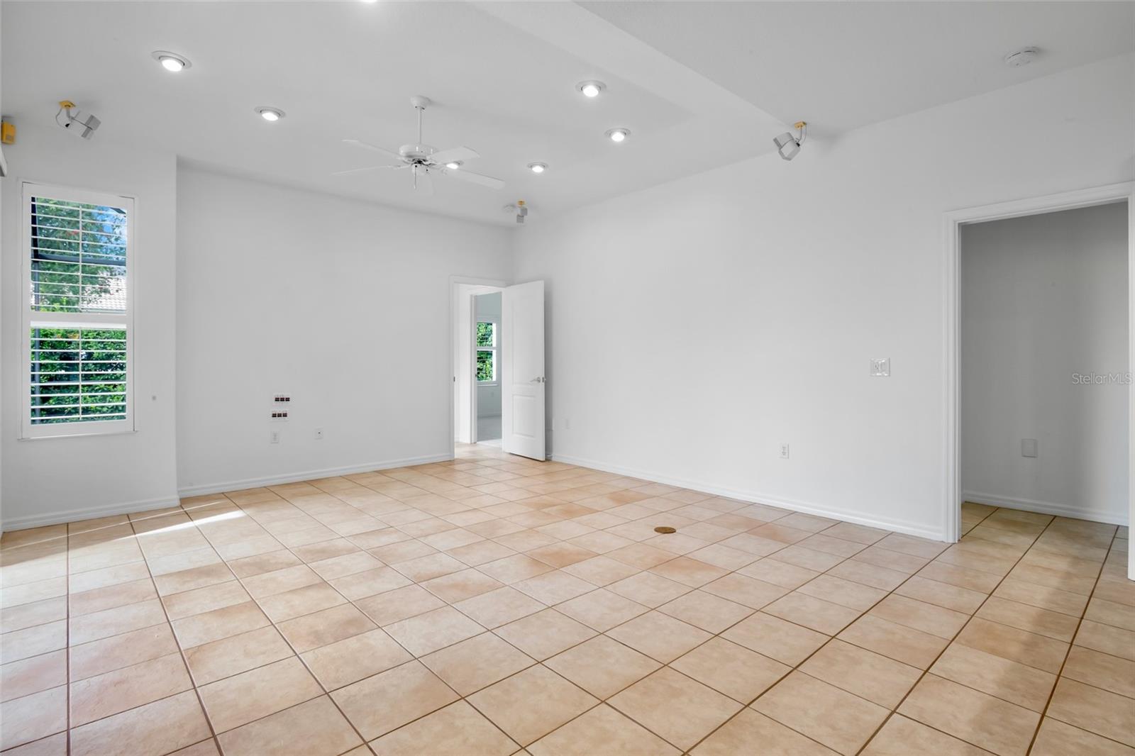 Image 13 of 53 For 5278 Far Oak Circle