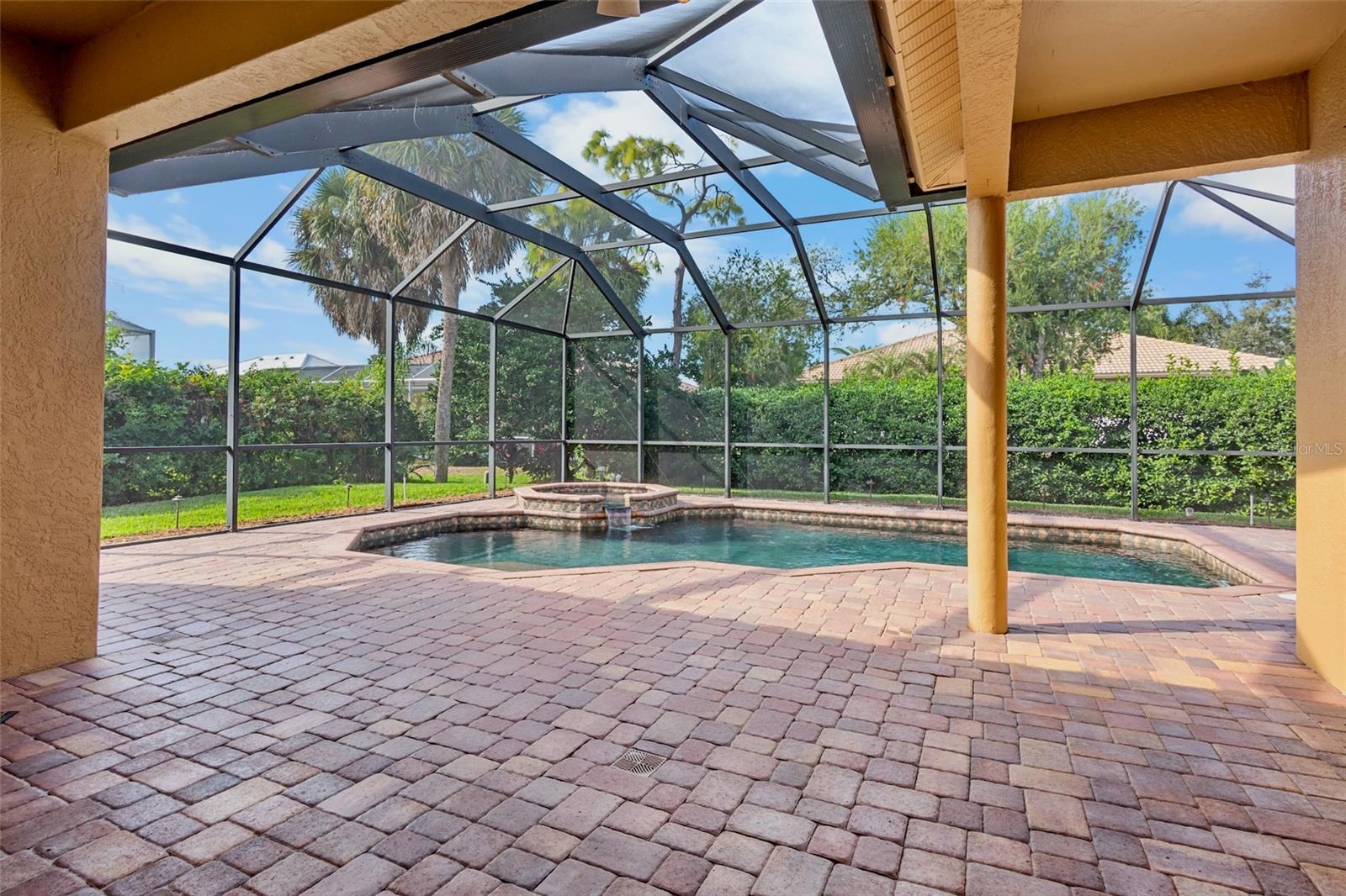 Image 16 of 53 For 5278 Far Oak Circle