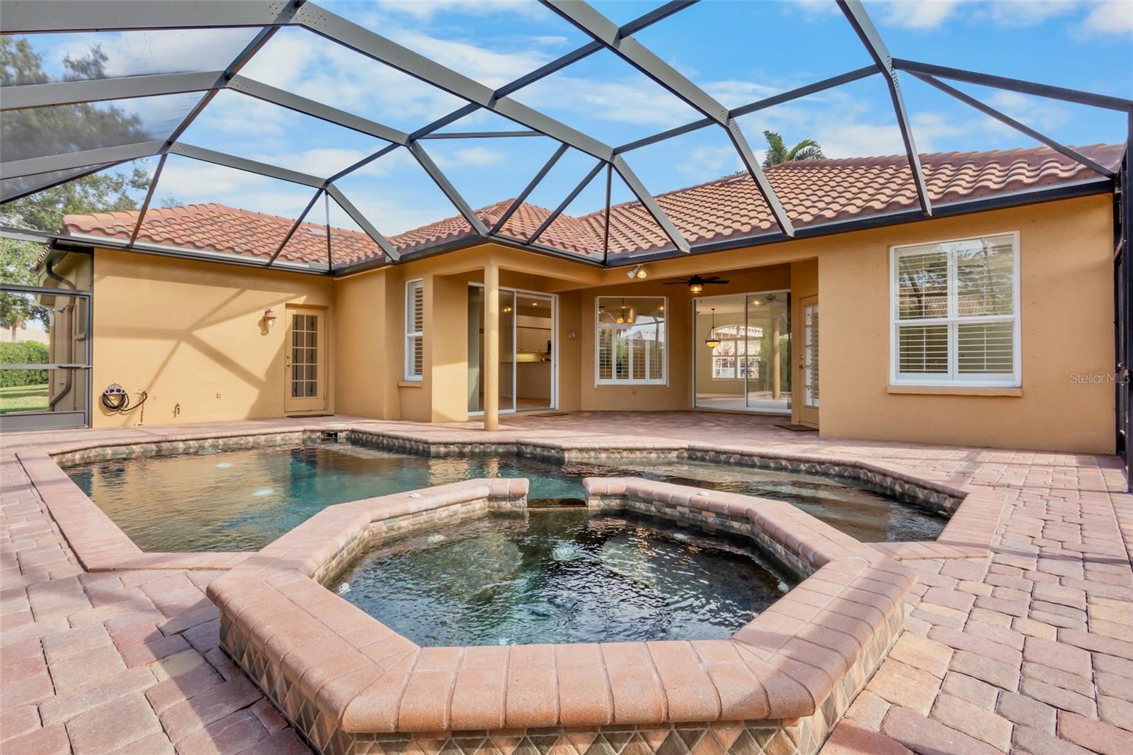 Image 18 of 53 For 5278 Far Oak Circle