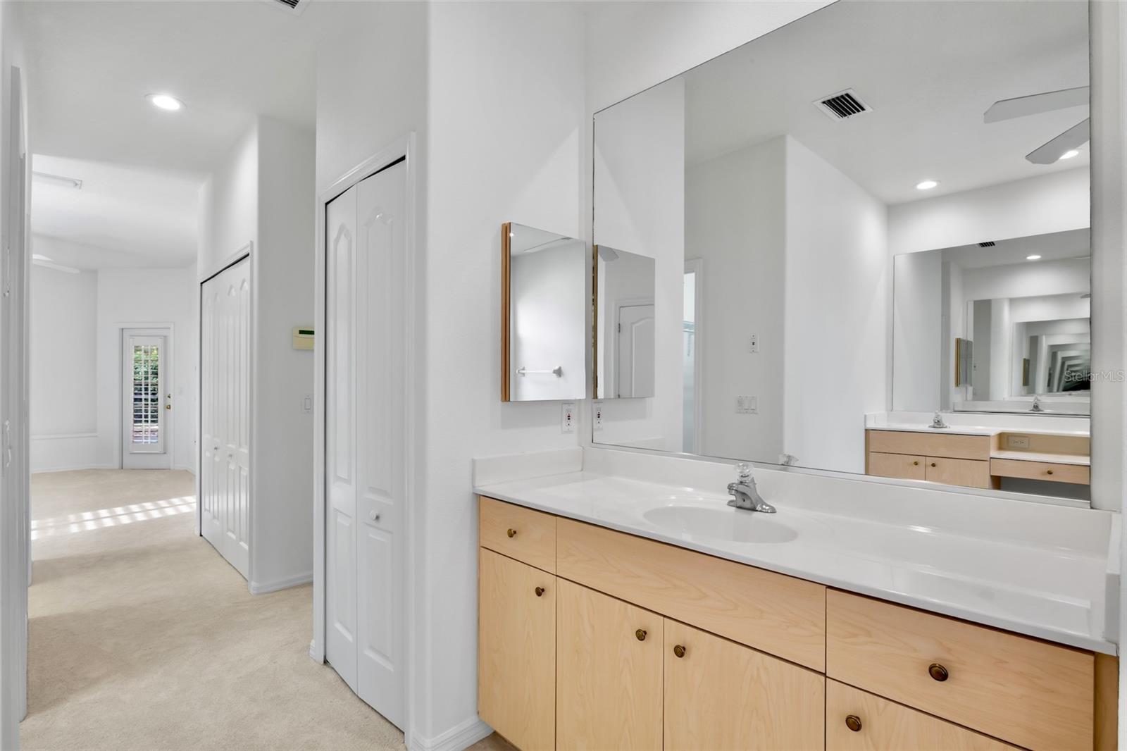 Image 25 of 53 For 5278 Far Oak Circle