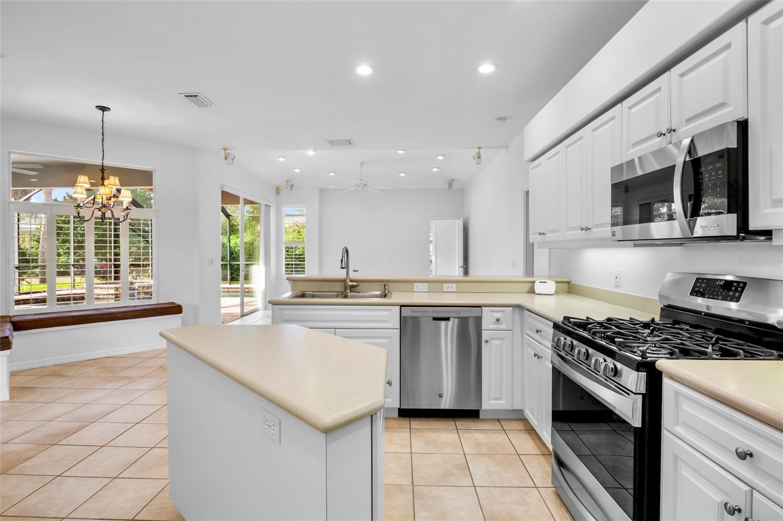 Image 8 of 53 For 5278 Far Oak Circle