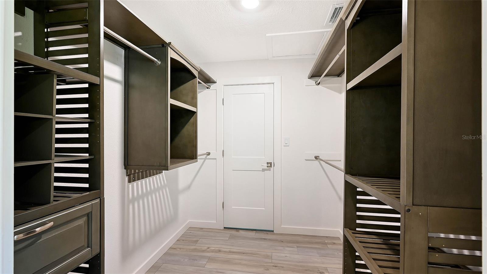 Image 28 of 100 For 7221 Plovers Way