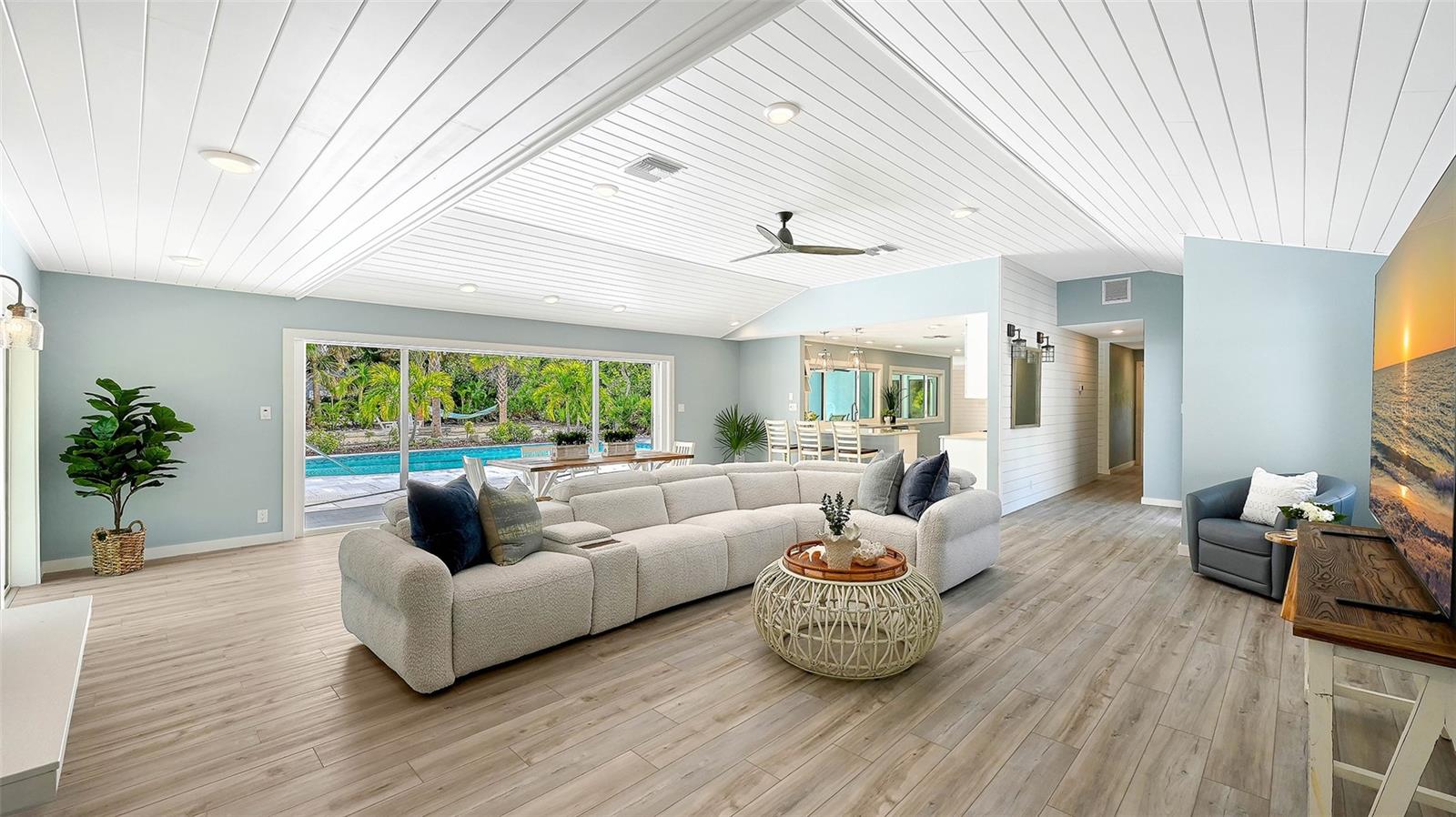 Image 8 of 100 For 7221 Plovers Way