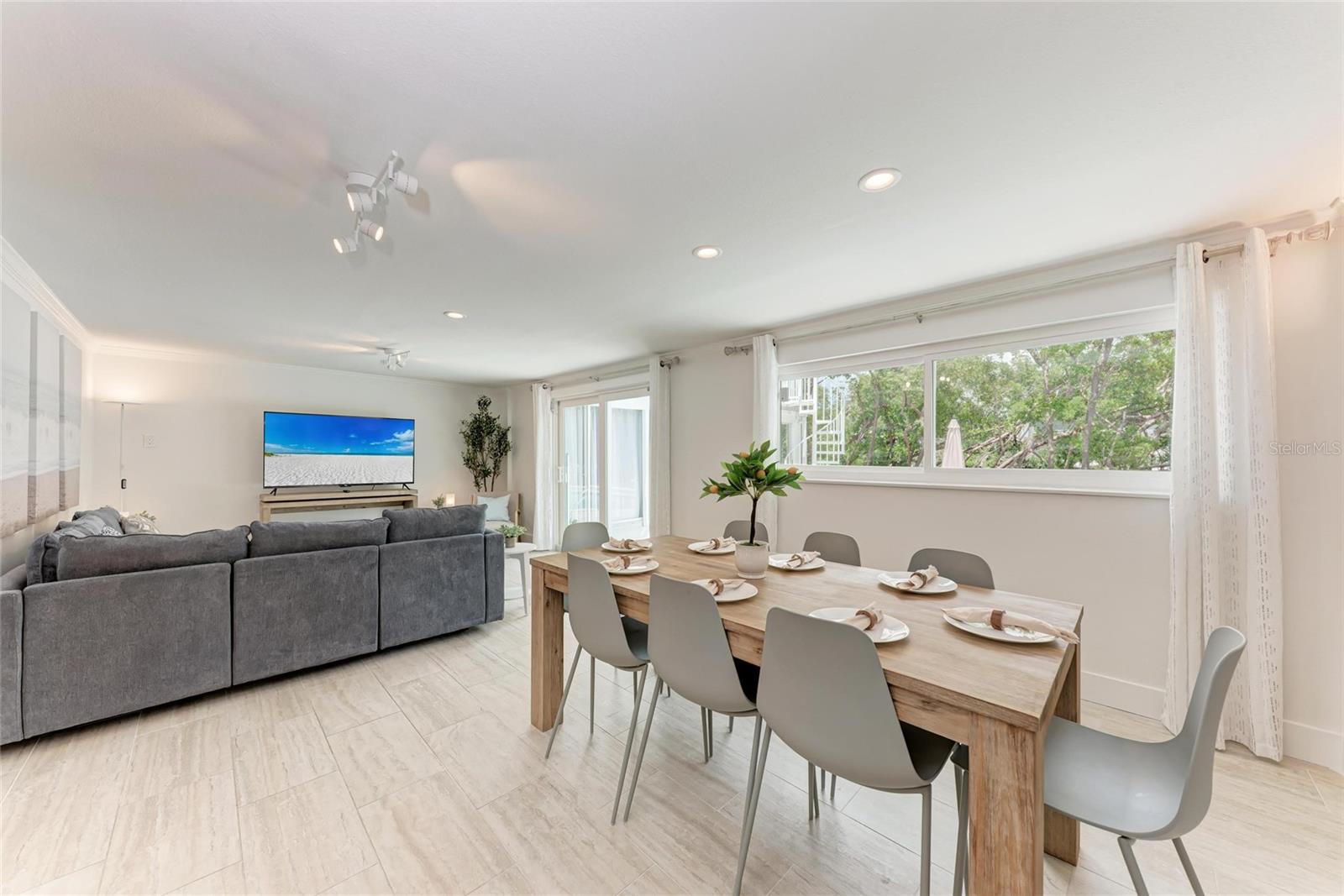 Image 17 of 70 For 116 Hammock Road