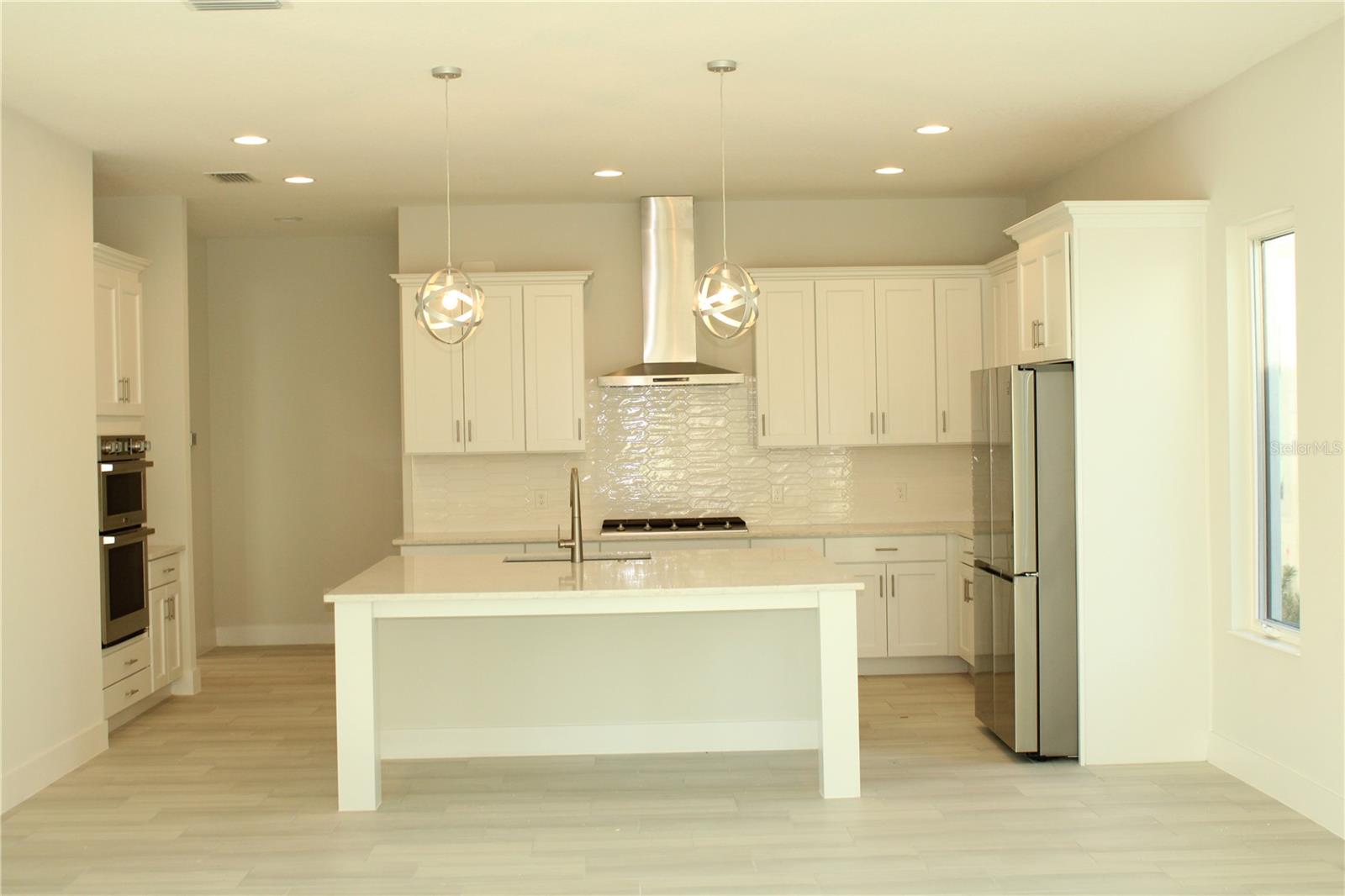 Listing photo id 4 for 6311 Pigeon Plum Way