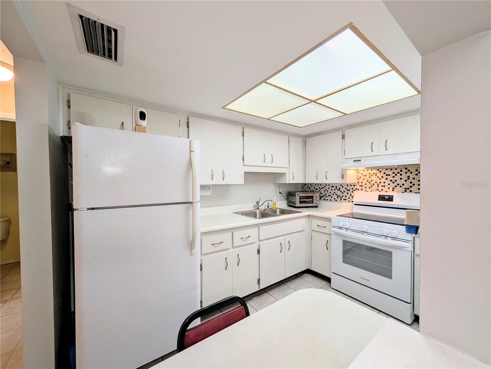 Image 4 of 25 For 6105 Coral Way